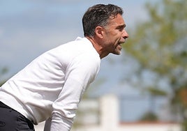 Alberto Cifuentes, entrenador del Villanovense.