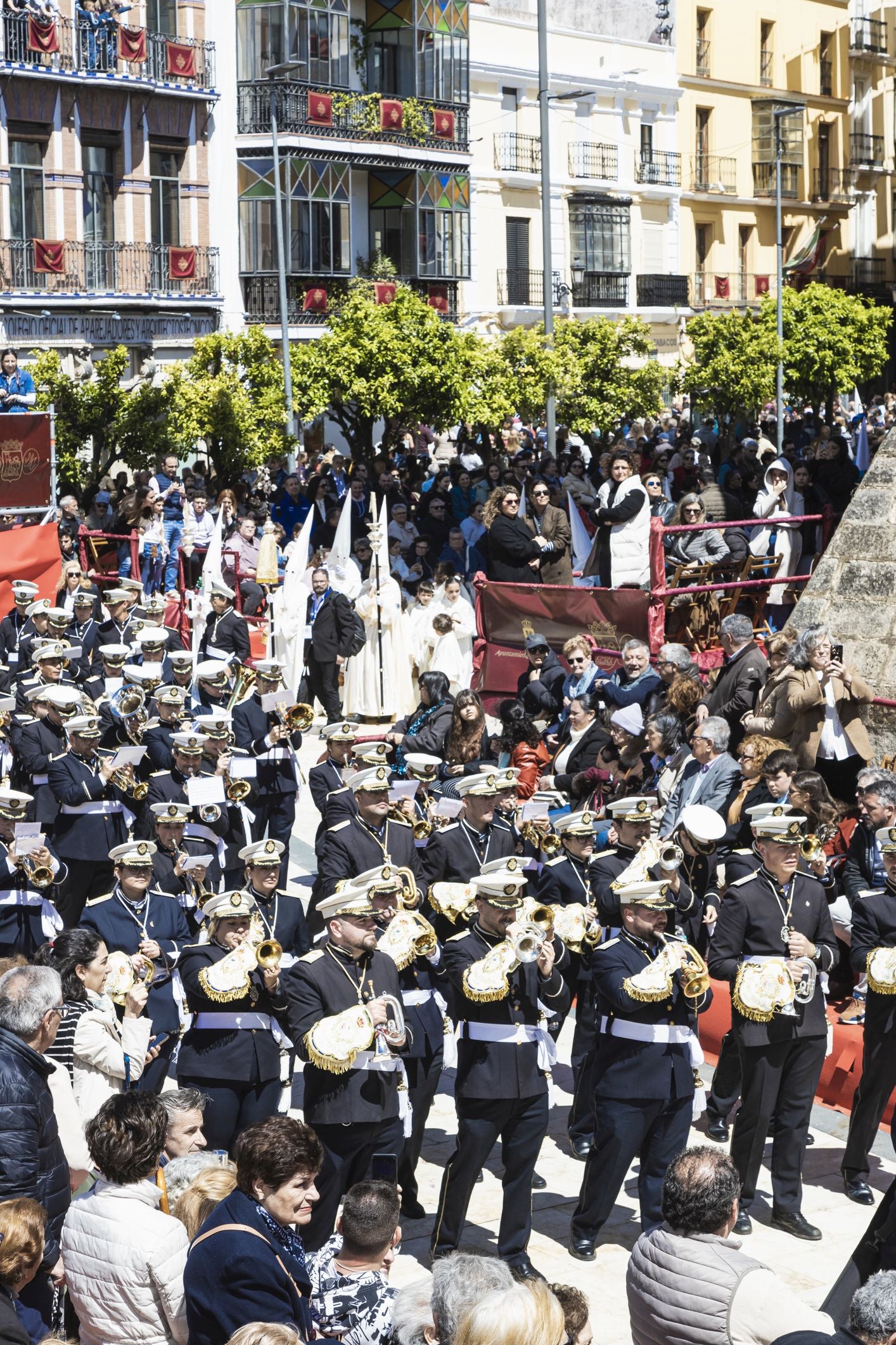 Fotos | Así ha sido la procesión de la Hermandad del Resucitado