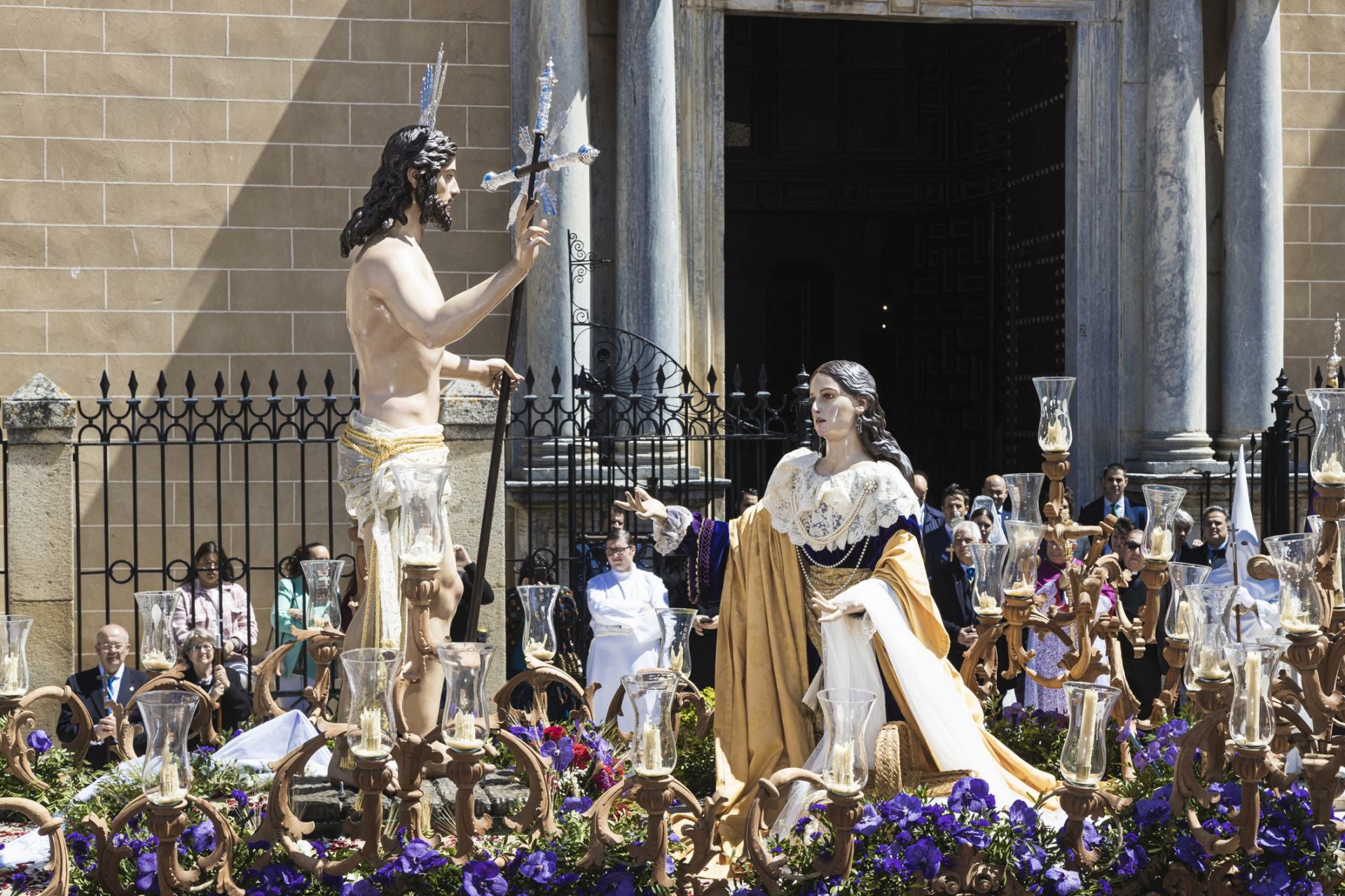Fotos | Así ha sido la procesión de la Hermandad del Resucitado