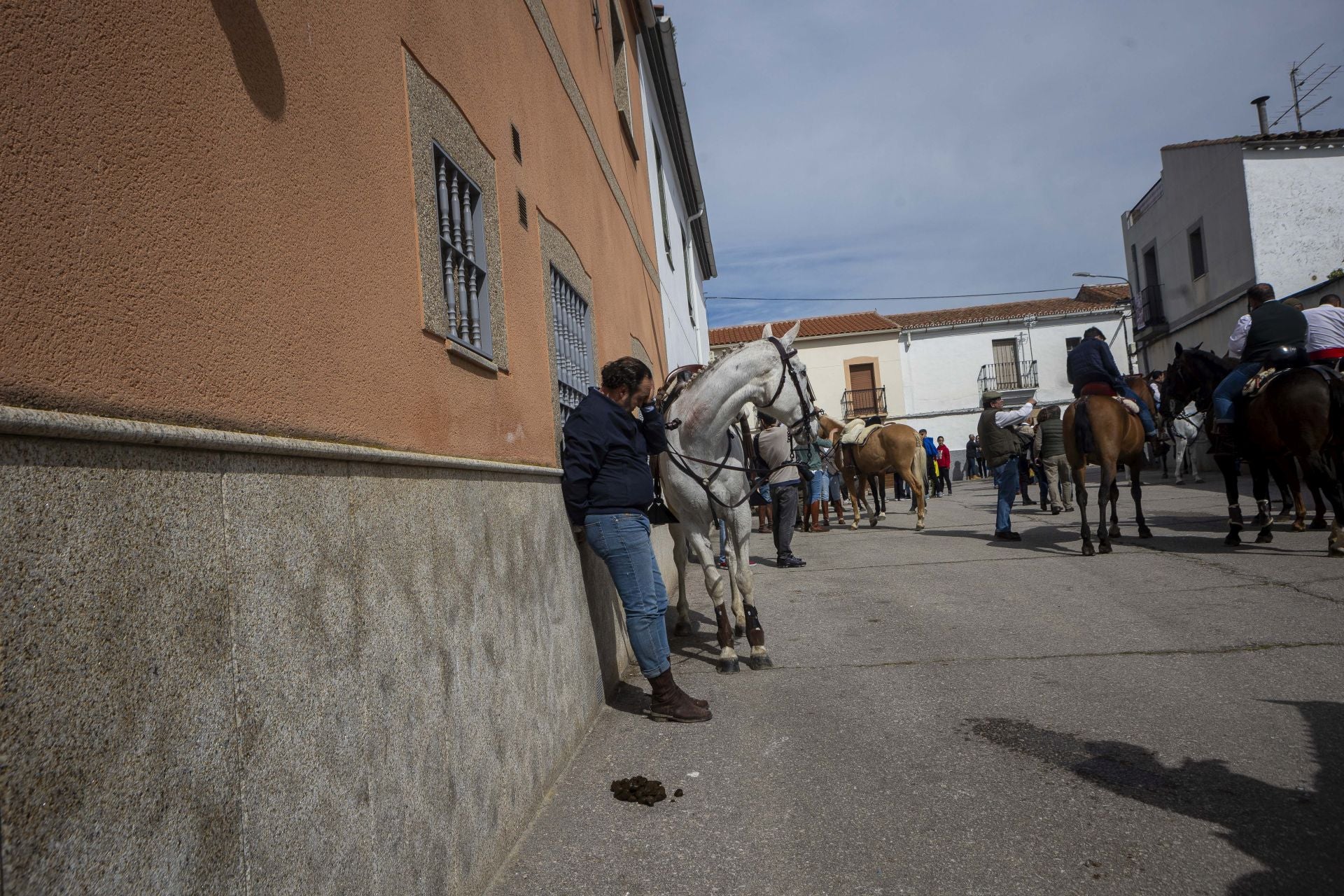 Así han cruzado los jinetes por La Corredera de Arroyo de la Luz