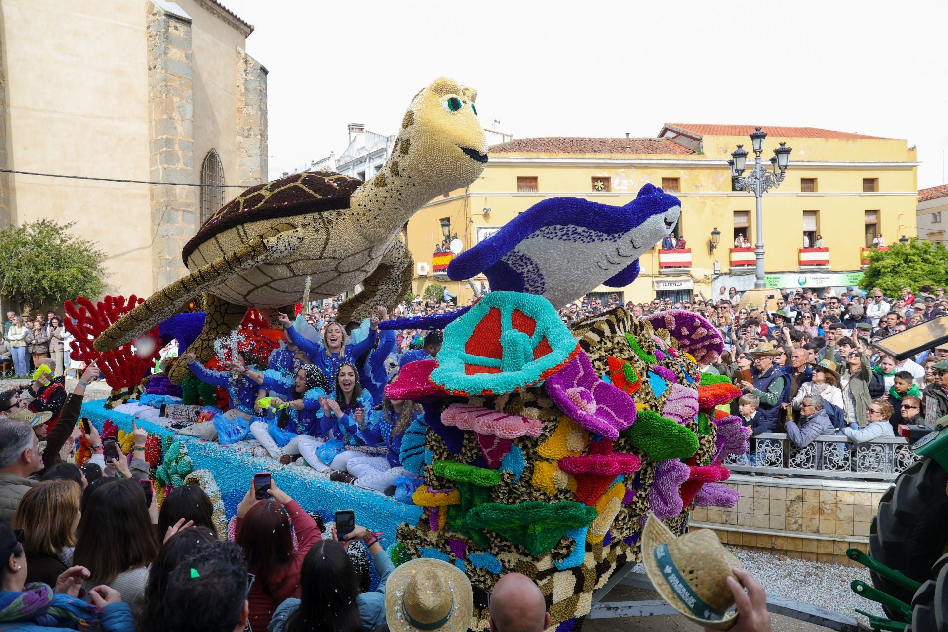 Fotos: Desfile de carrozas de la romería de Piedraescrita de Campanario