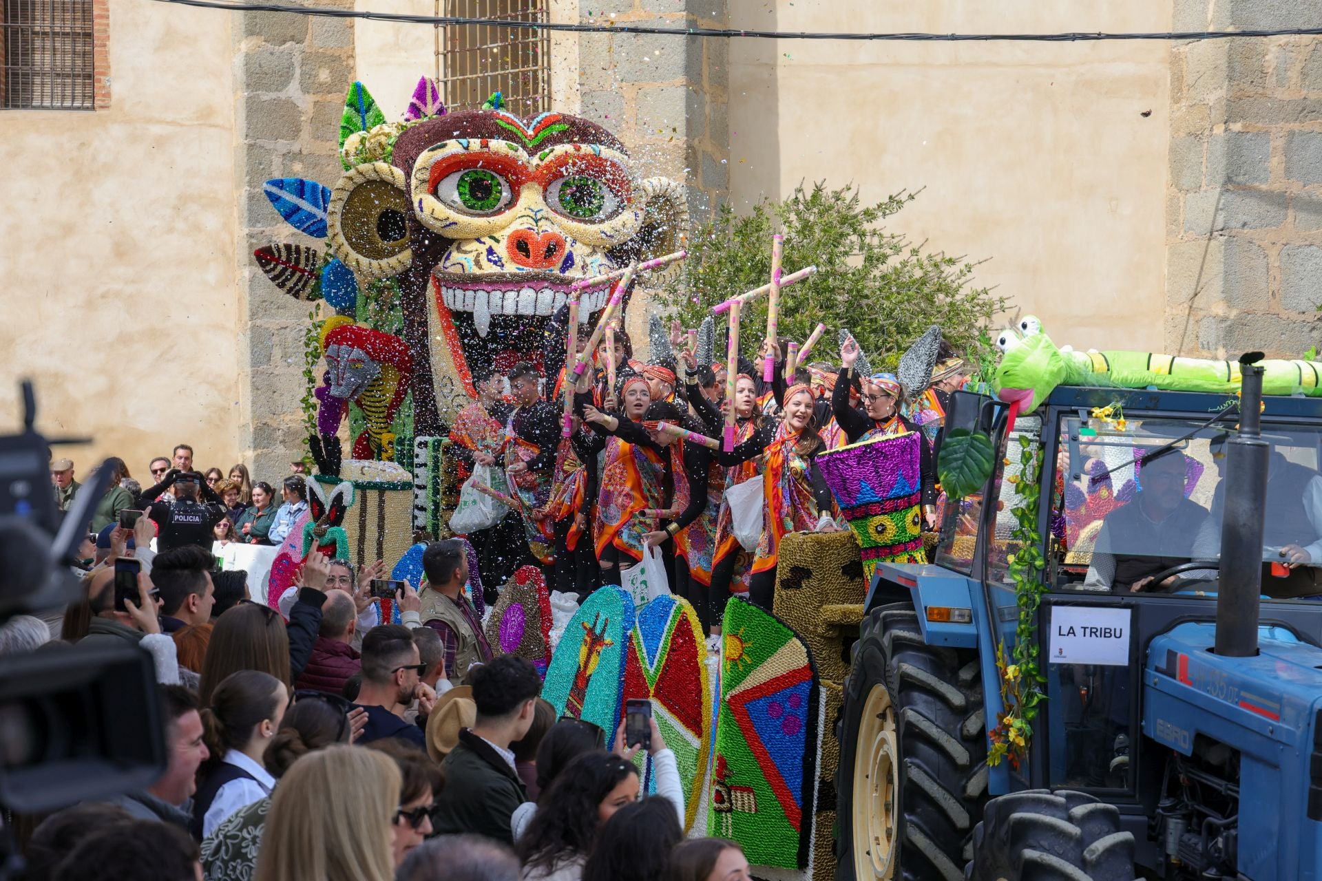 Fotos: Desfile de carrozas de la romería de Piedraescrita de Campanario