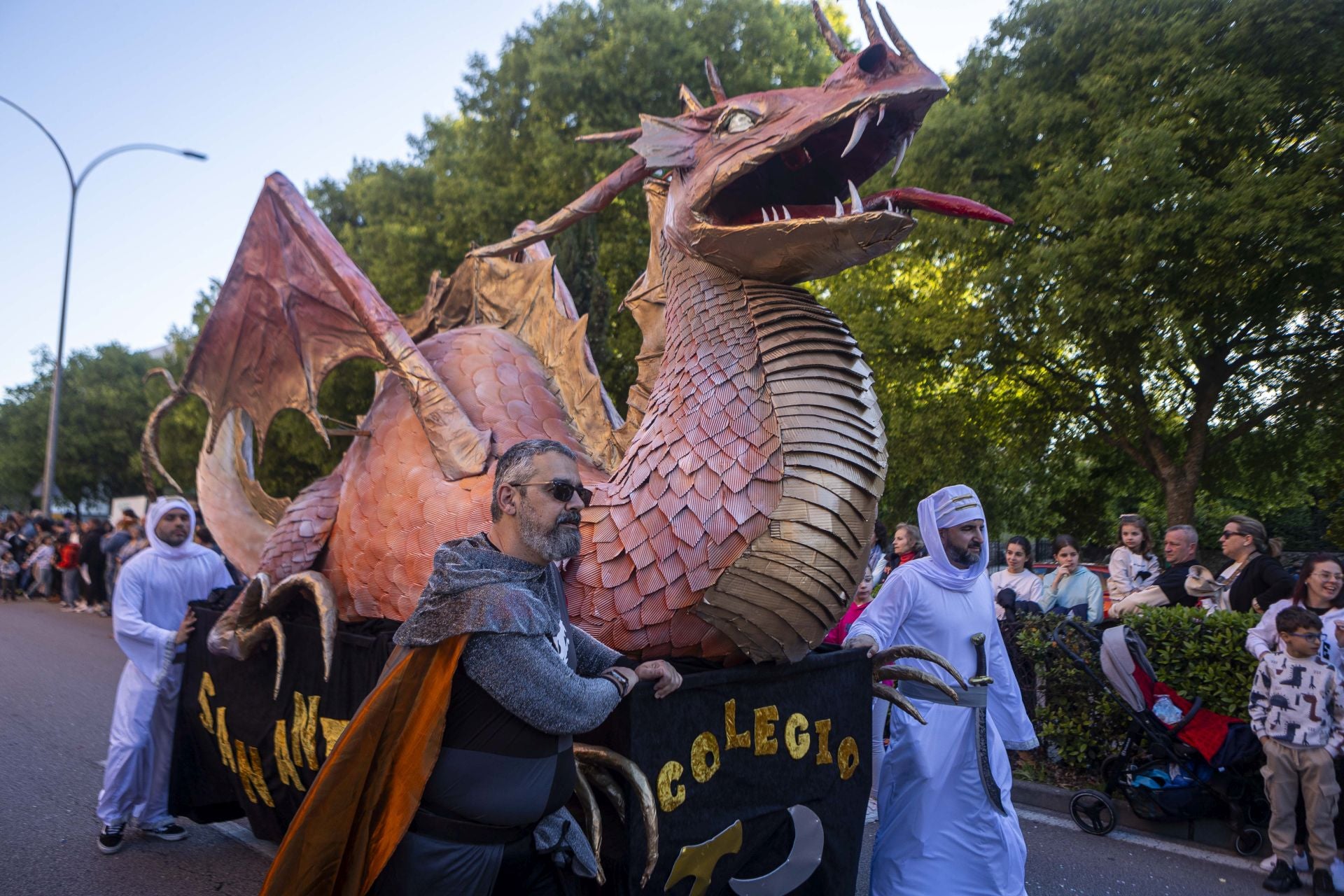 El desfile de San Jorge de Cáceres, en imágenes