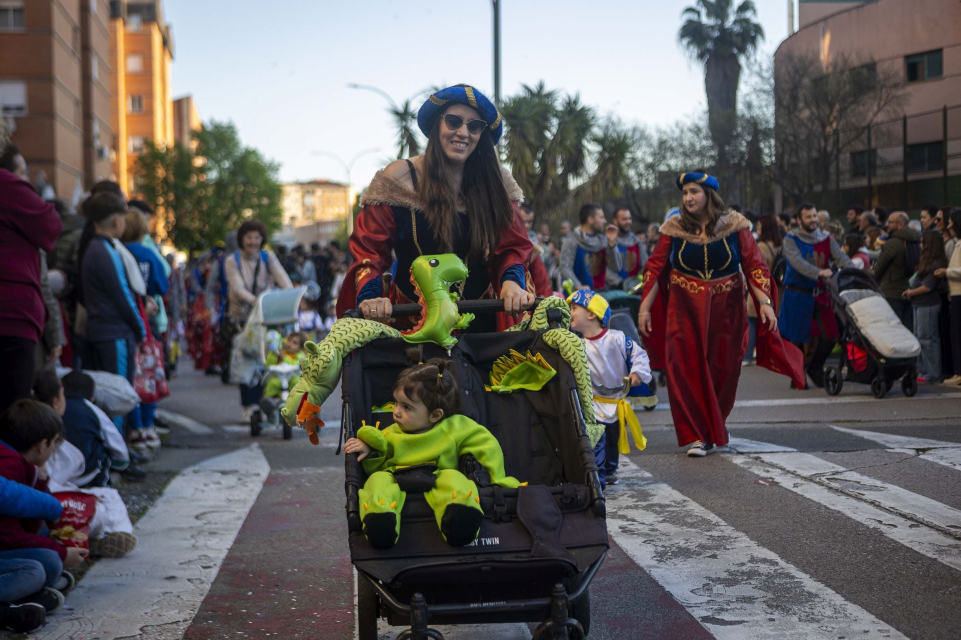 El desfile de San Jorge de Cáceres, en imágenes