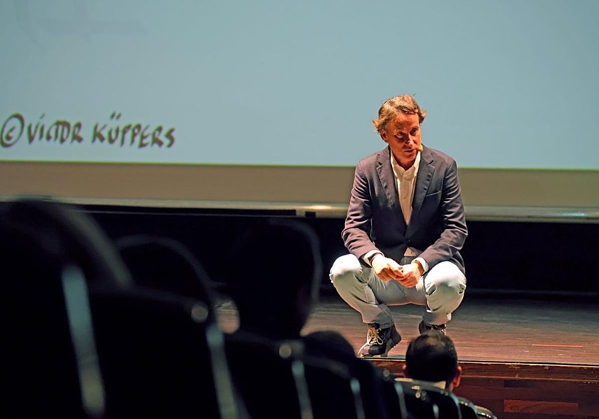 Víctor Küppers durante la ponencia de este martes en Feval.