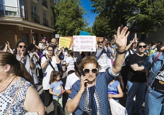 Un momento de la manifestación en la Ronda del Pilar.