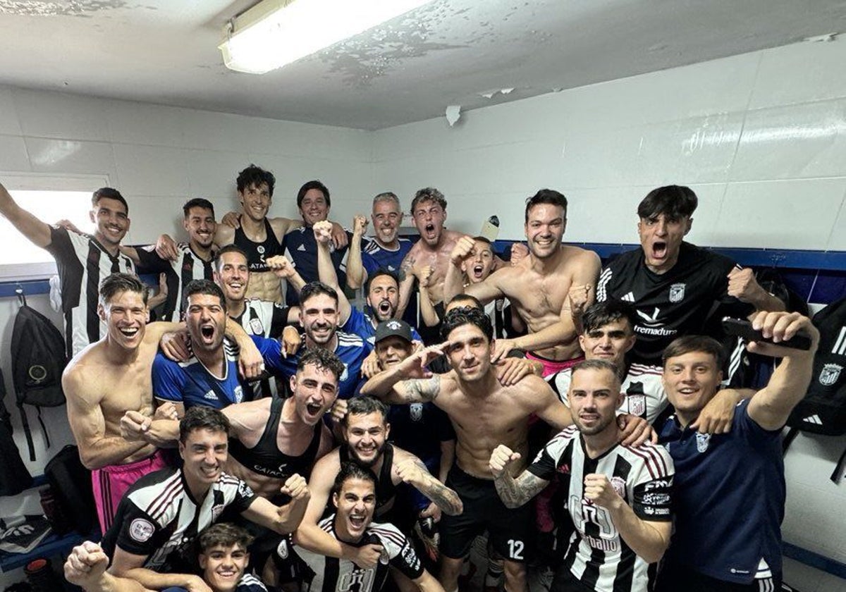 El Badajoz da un paso de gigante hacia el playoff con un gol en el 98