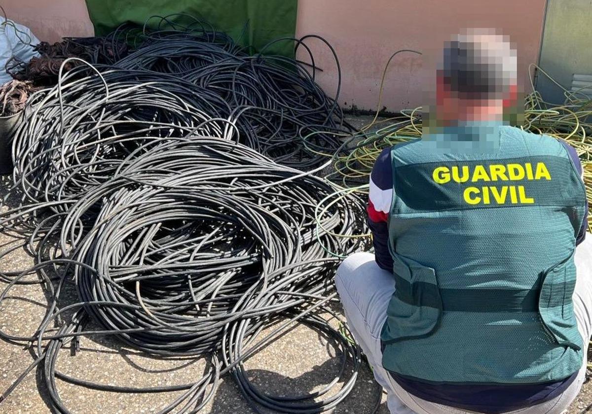 Nueve detenidos por robar cableado en 31 municipios extremeños que vendían luego en Badajoz