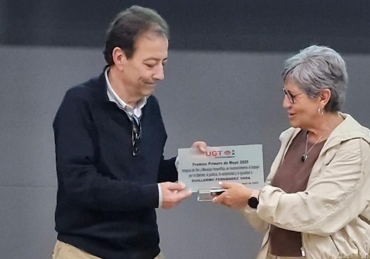 Vara recibe con «orgullo» la insignia de oro del Premio Primero de Mayo de UGT