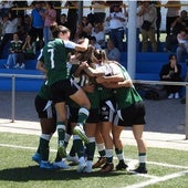Las jugadoras del Cacereño celebran el gol de la victoria frente al Logroño.