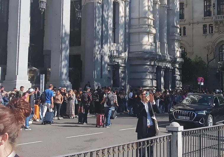 Atrapados en Madrid decenas de extremeños que elegían ayer su plaza de enfermería