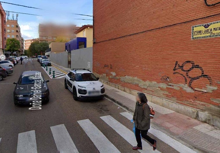 El cliente de una tienda recibe un navajazo en un atraco durante el apagón