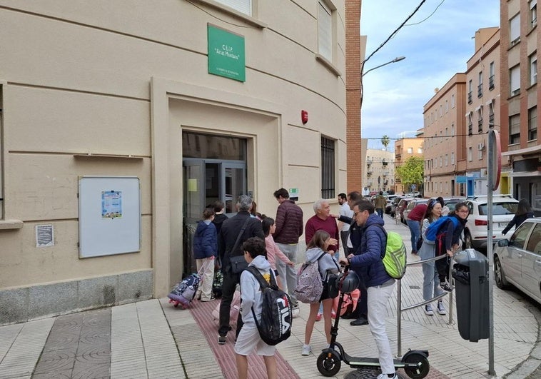 Los colegios e institutos abren en Extremadura, pero sin actividad lectiva