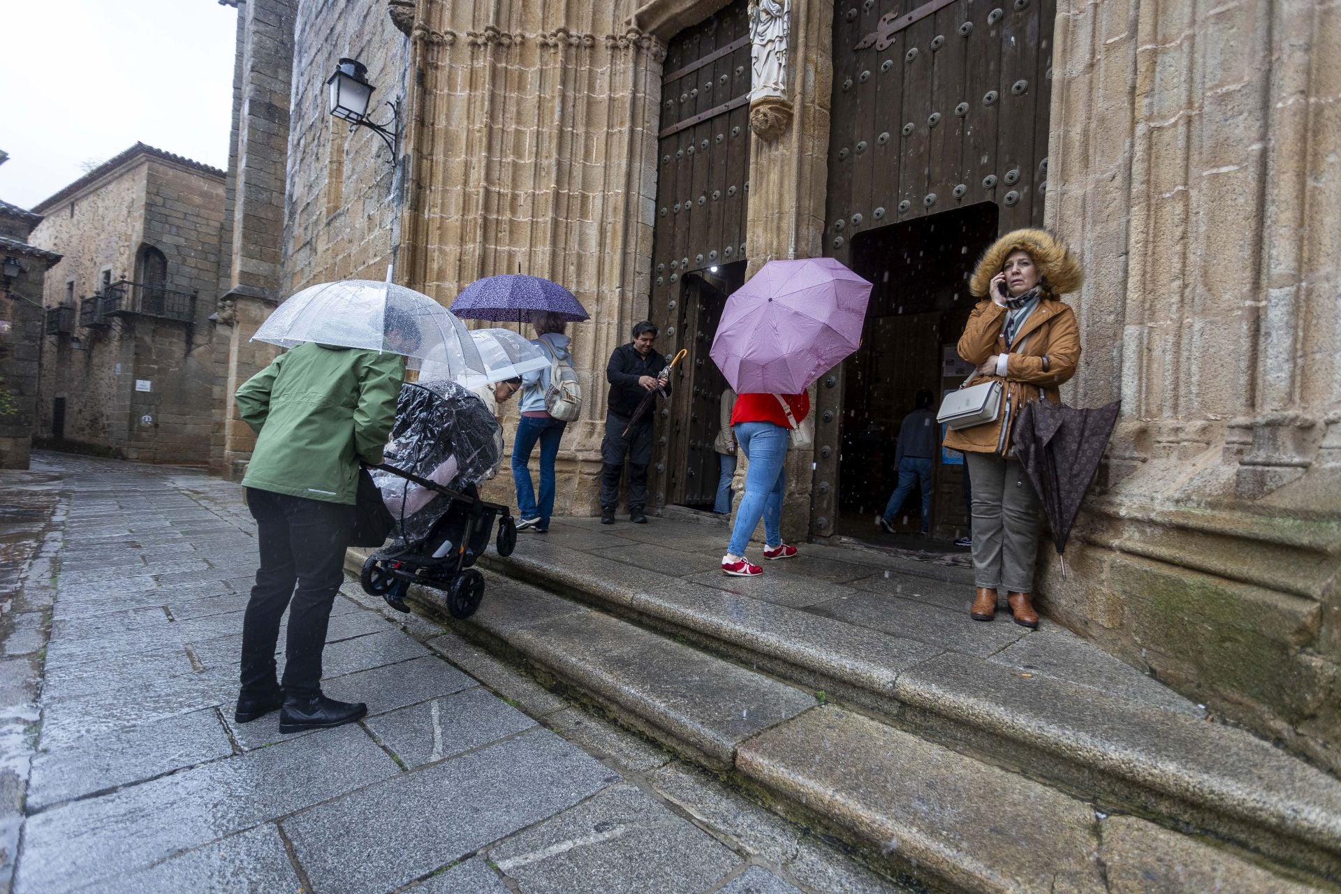 La presentación de los niños ante la Virgen de la Montaña, en imágenes