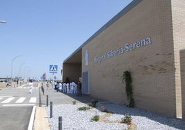Tres heridos en un accidente de tráfico con posterior vuelco en Cabeza del Buey