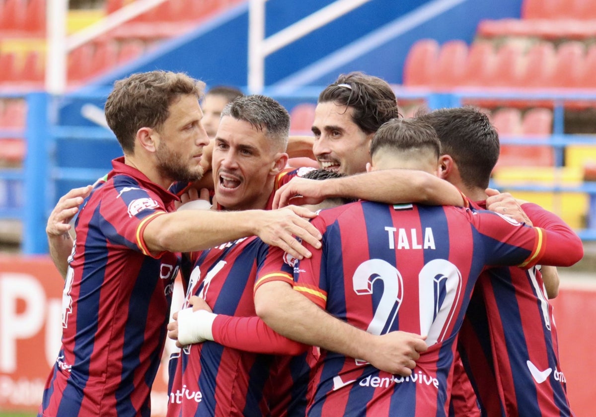 Un partido con poco en juego y heridas que cerrar para el Moralo y el Extremadura