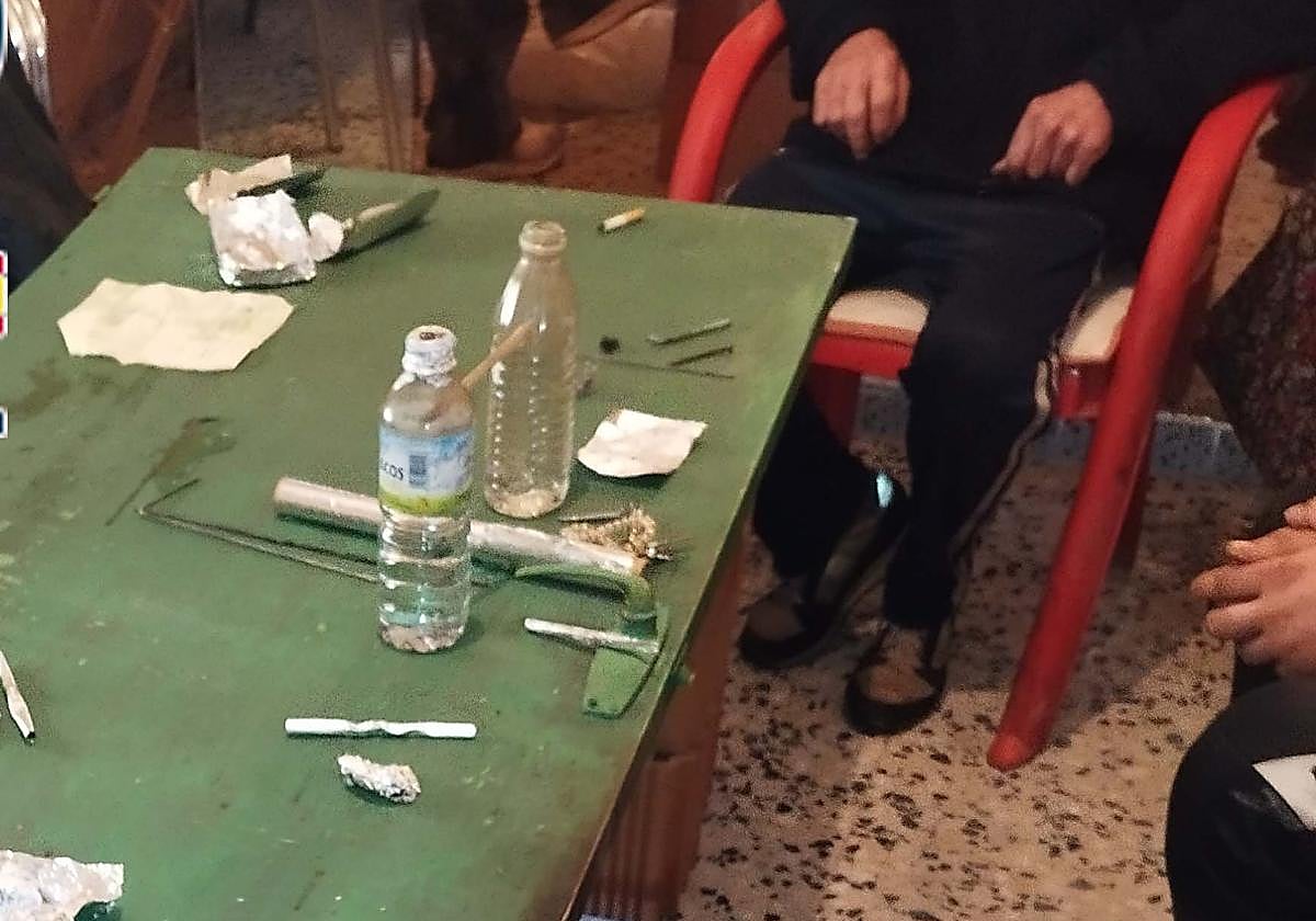 Desmantelan un punto de venta de droga y fumadero en Badajoz