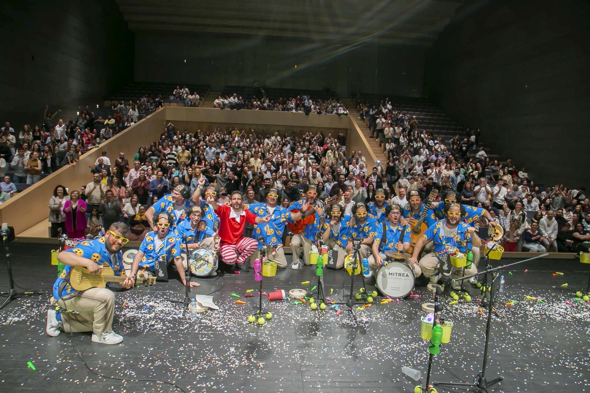 Las mejores imágenes de la actuación en Mérida de &#039;Los Calaíta&#039;, ganadores del Carnaval de Cádiz 2025