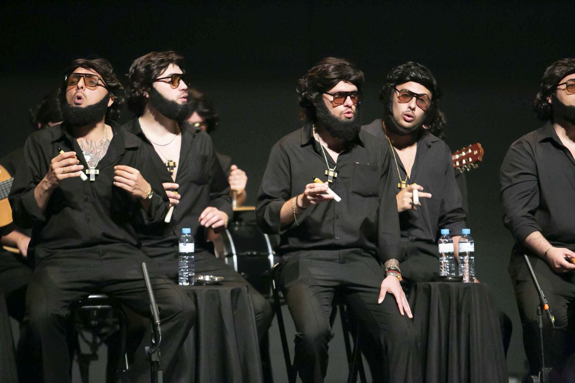 Las mejores imágenes de la actuación en Mérida de &#039;Los Calaíta&#039;, ganadores del Carnaval de Cádiz 2025