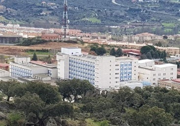 Dos jóvenes heridos tras una salida de vía cerca de Carcaboso