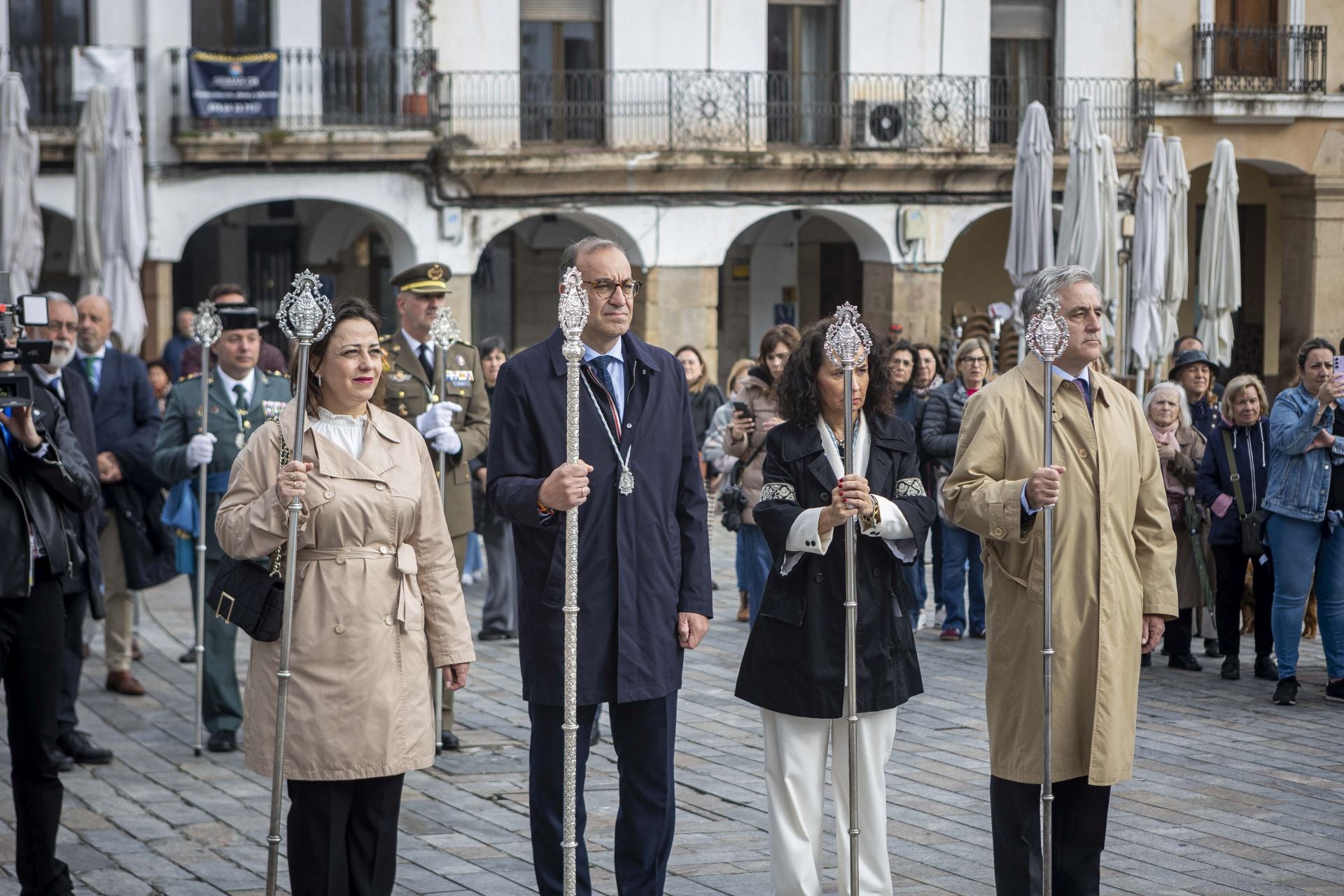 El regreso de la patrona de Cáceres a su santuario, en imágenes
