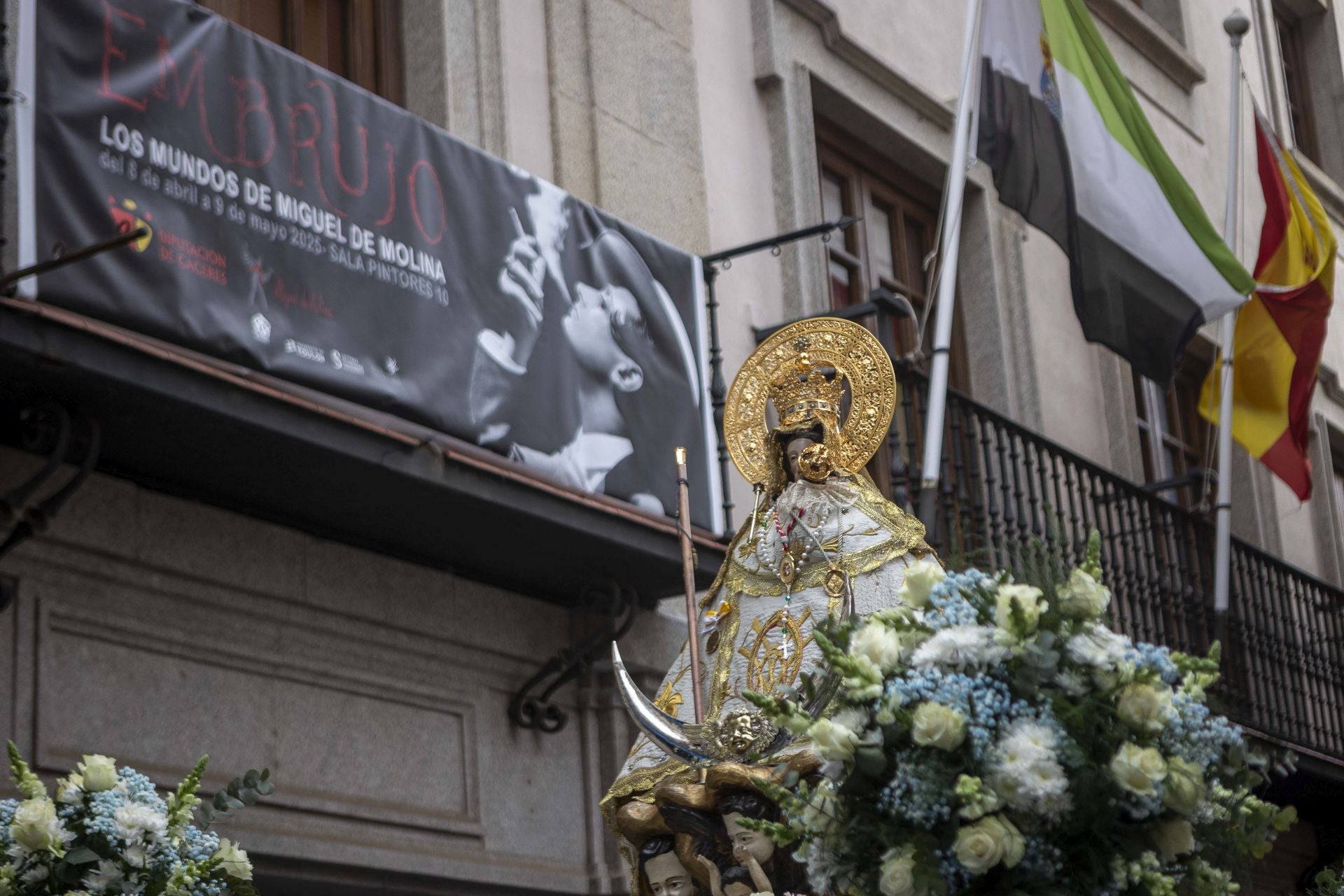 El regreso de la patrona de Cáceres a su santuario, en imágenes