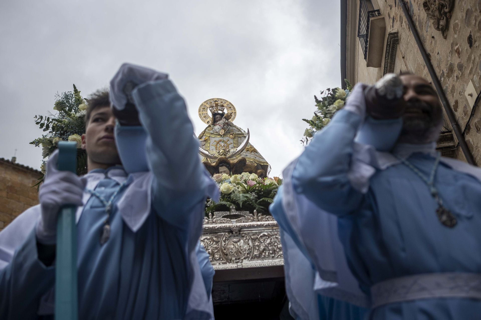 El regreso de la patrona de Cáceres a su santuario, en imágenes