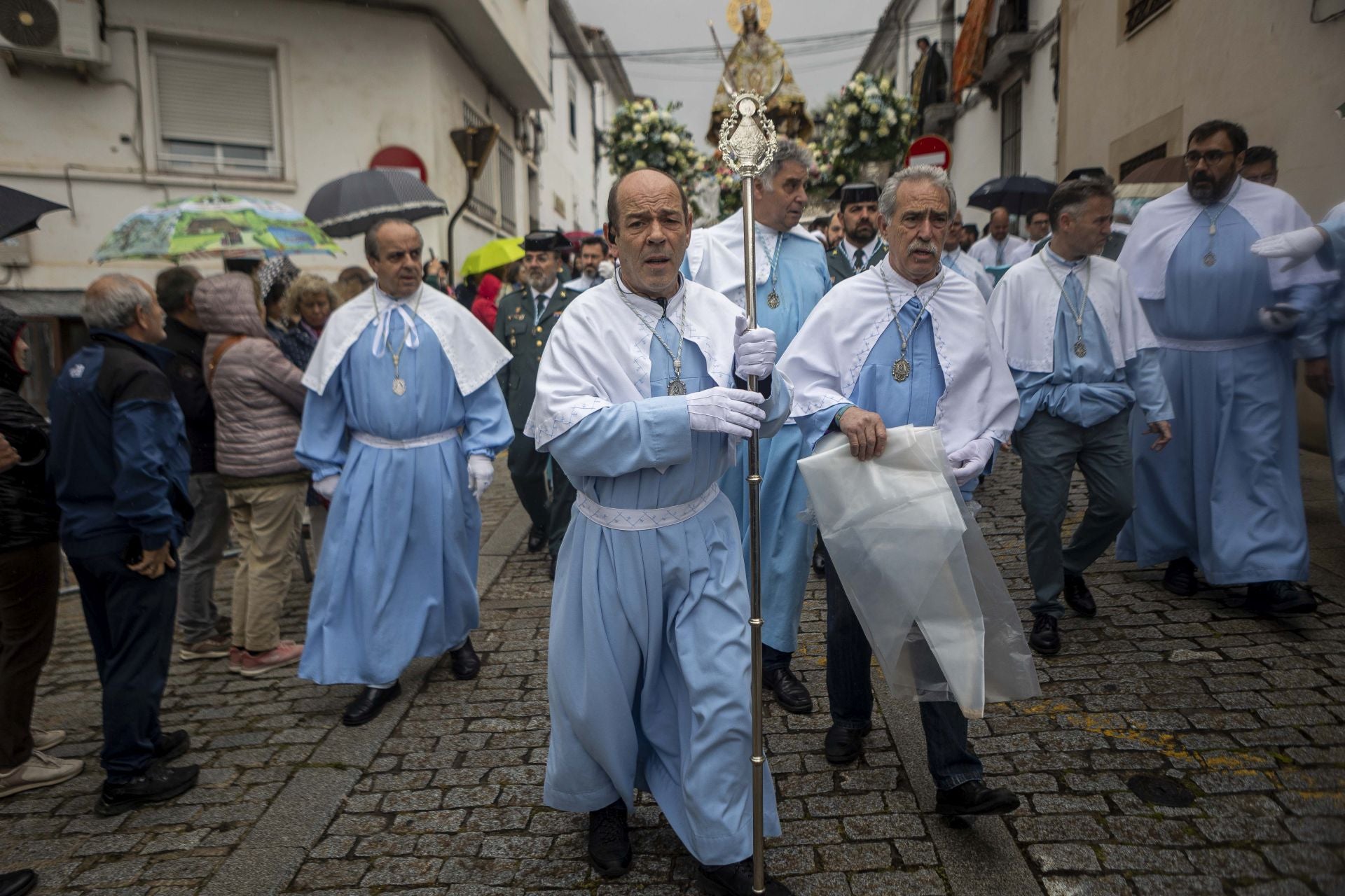 El regreso de la patrona de Cáceres a su santuario, en imágenes