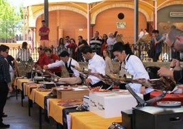 Concurso de corte de jamón dentro del Salón del Jamón Ibérico y la Dehesa de Jerez.
