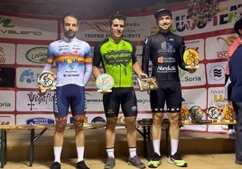 Daniel Sánchez Cidoncha y José Antonio Sánchez, en el podio de la Copa de España de Fuencaliente.