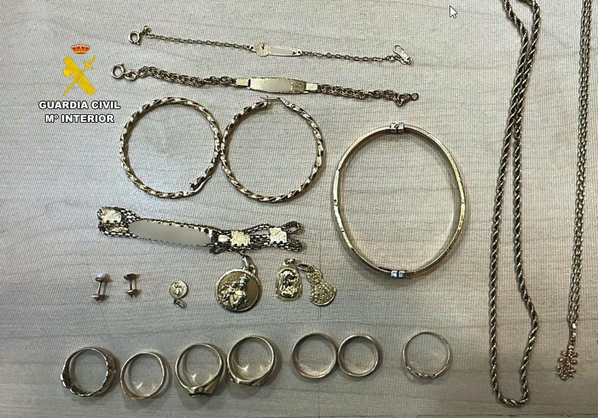 Detenido por el robo de joyas valoradas en 2.000 euros en Navamoral de la Mata