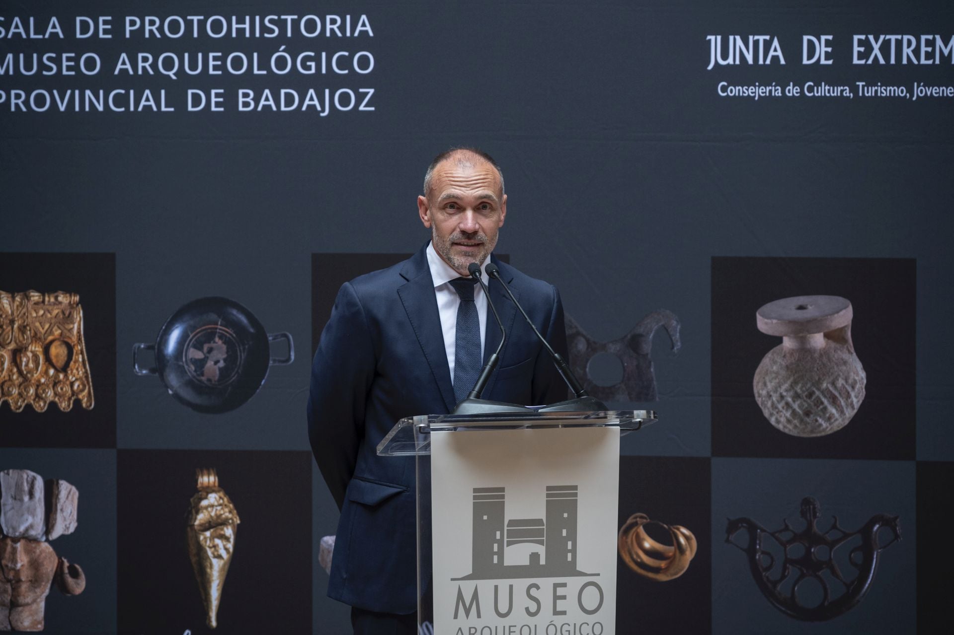 Fotos | El Rey Felipe VI inaugura la Sala Tarteso
