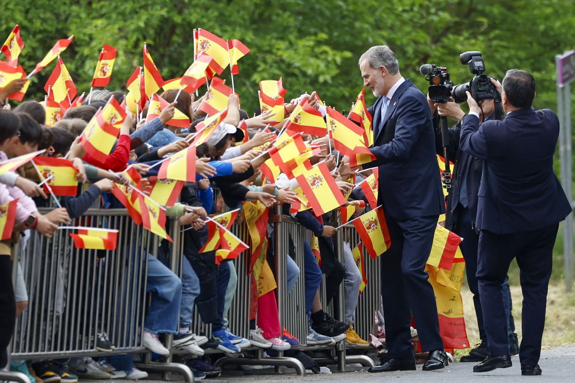 Fotos | Felipe VI preside la entrega del Premio Carlos Yuste a Josep Borrell