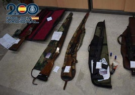 Armas entregadas por el único de los seis encarcelados de San Lázaro con licencia para usarlas.