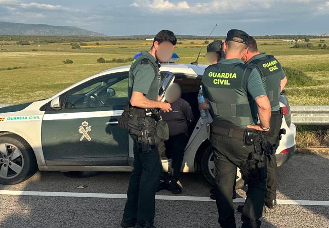Patrulla que interceptó la droga con destino al Womad de Cáceres.