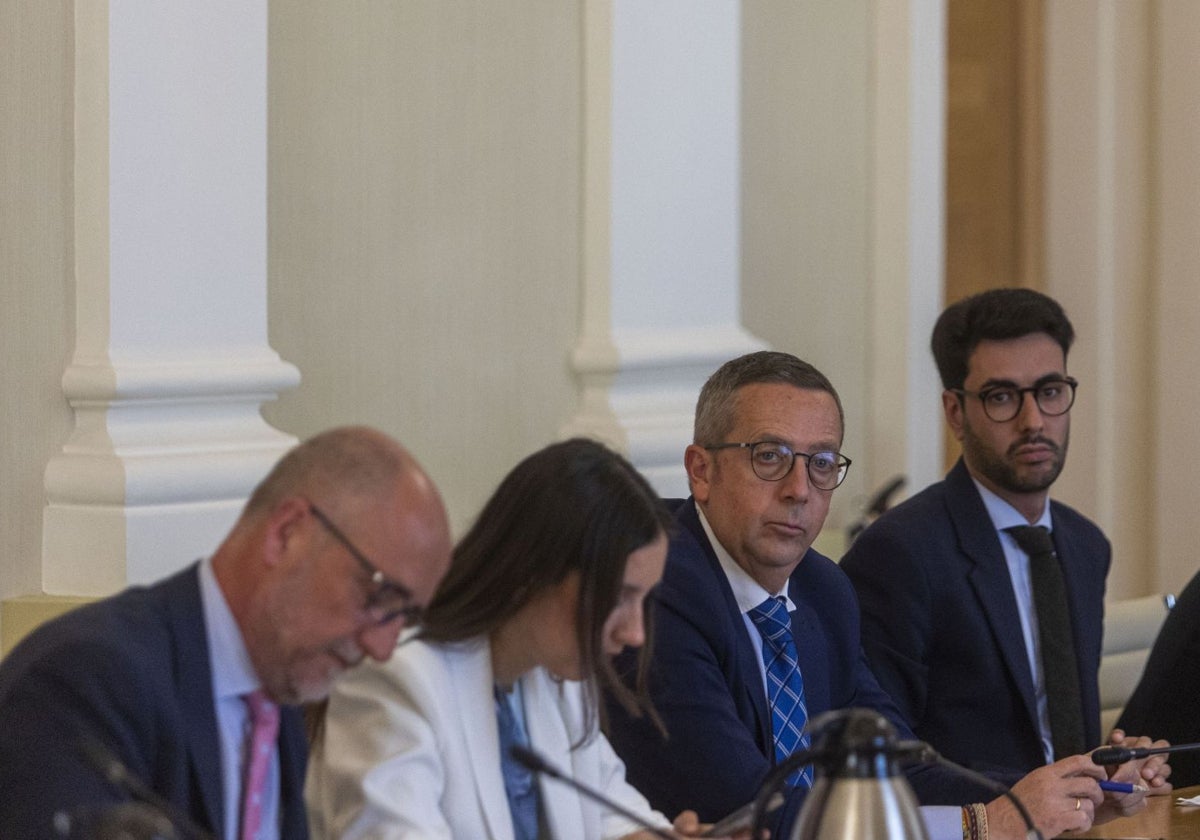 El PP denuncia supuestas incompatibilidades en el PSOE de Cáceres y desvía el foco del edil de Urbanismo