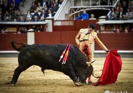Alejandro Talavante, durante la lidia de 'Misterio'