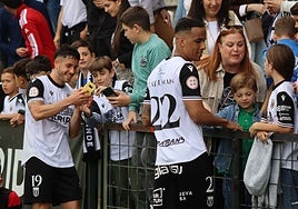 Felipe e Ismael Athuman agradecen al público su apoyo masivo en el Romano.