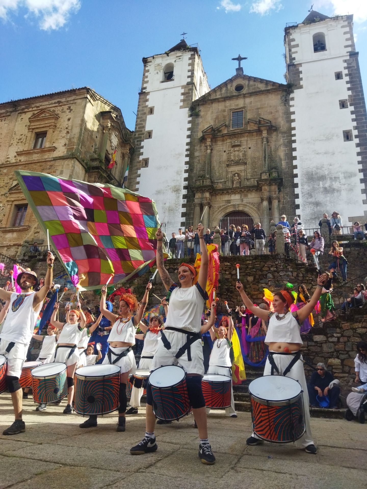 Womad Cáceres 2025 se despide a ritmo de batucada