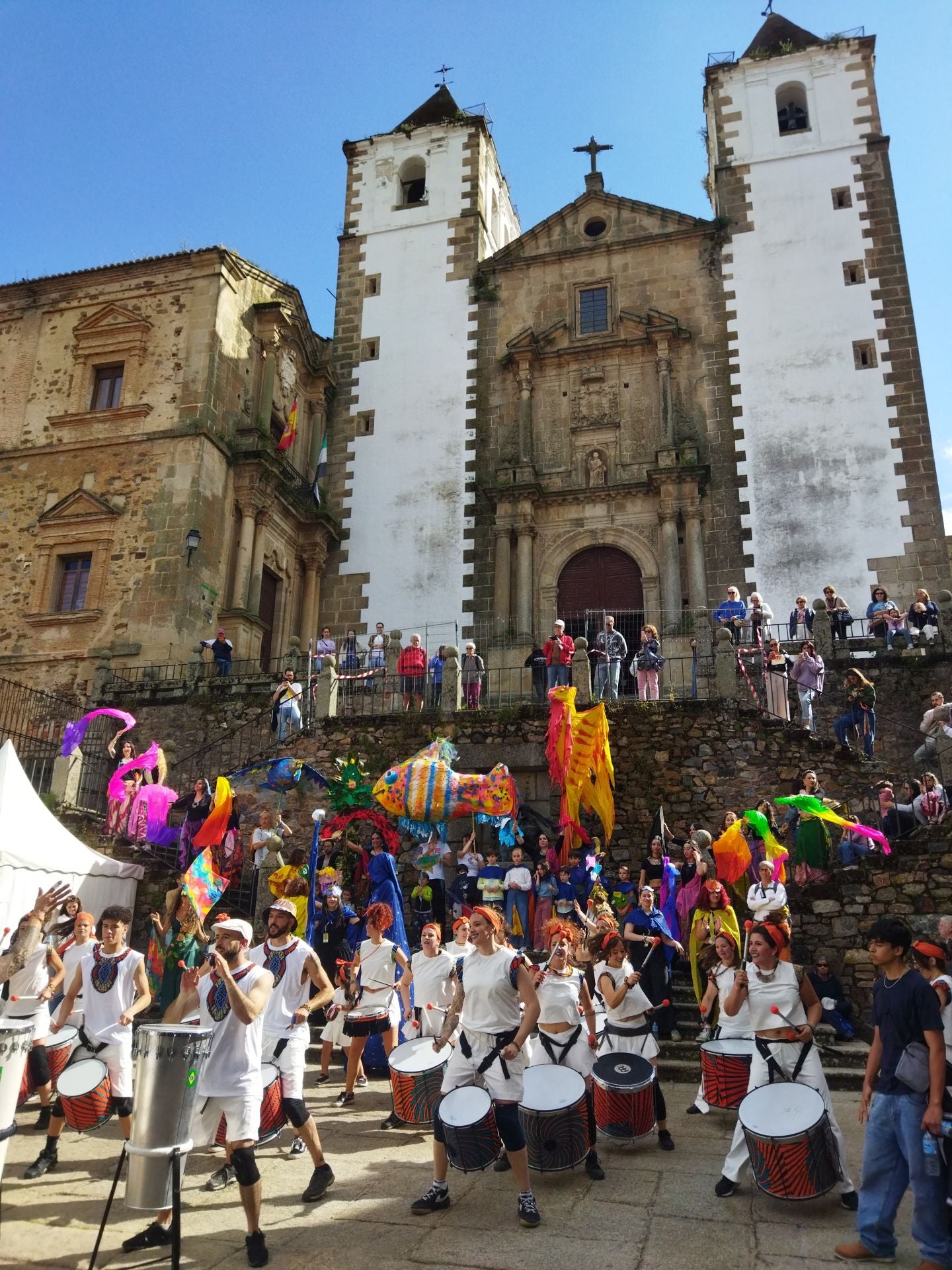 Womad Cáceres 2025 se despide a ritmo de batucada