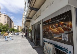La cafetería Santa Gloria abrirá en la calle San Pedro de Alcántara de Cáceres, donde estaba Prénatal, en el mes de junio.