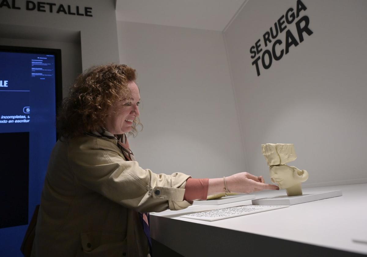 Los 'rostros del Turuñuelo' se pueden tocar en el Museo Arqueológico de Badajoz