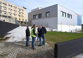 Fernando Pizarro visita la obra, ya finalizada, aunque todavía falta colocar el mobiliario urbano.