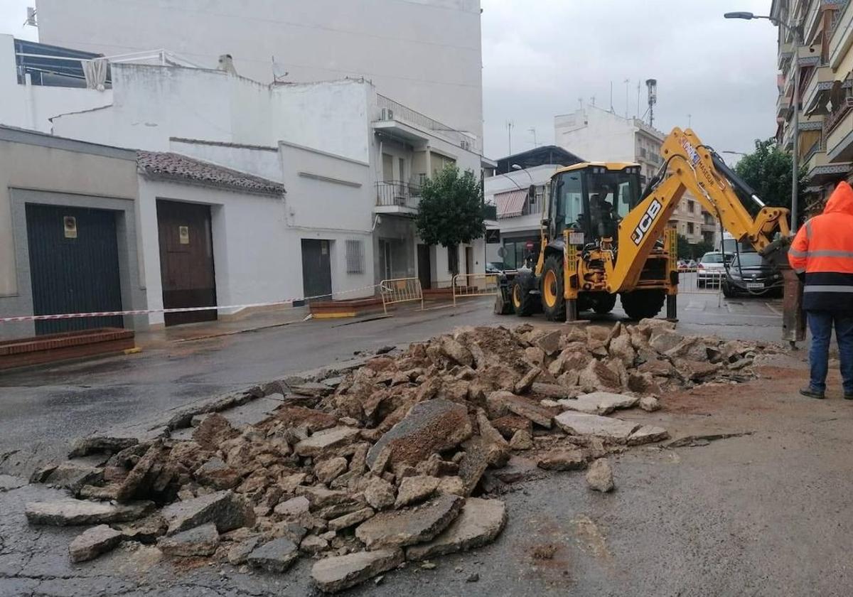 Una parte de Almendralejo se queda sin agua por una rotura en la red de abastecimiento
