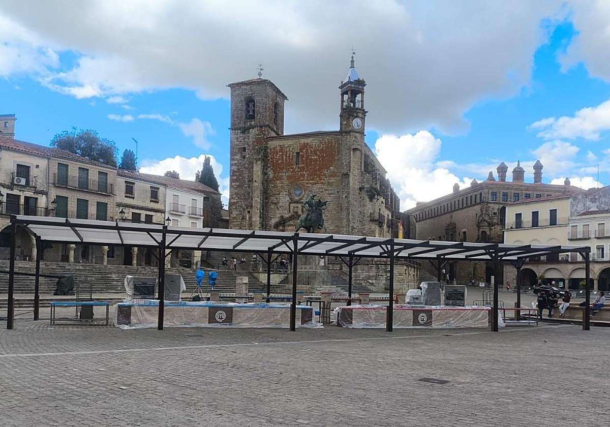 Montaje en la plaza Mayor de Trujillo.