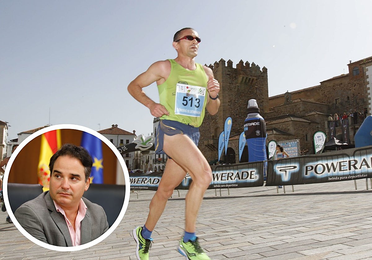 En el círculo, el doctor Luis Tobajas sobre una imagen de archivo de la Media Maratón de Cáceres a su paso por la Plaza Mayor.