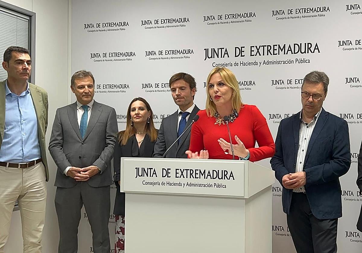 La consejera Elena Manzano, durante la presentación del plan formativo para empleados públicos.
