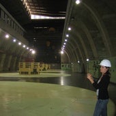 Sala de excitatrices, en la que se controlan los sistema de excitación, básicos para convertir el agua embalsada en energía.