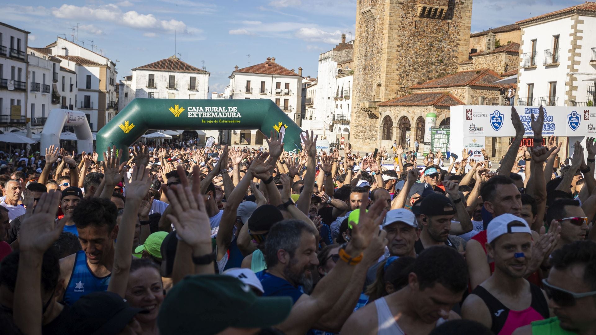 Las mejores fotos de la media maratón de Cáceres con récord de participación