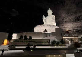Recreación de la estatua de Buda (de 47 metros de alto y hecha en jade blanco) en Cerro Romanos, en cuya base habrá dos plantas.